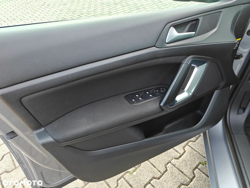 Peugeot 308 2.0 Blue HDi Allure S&S - 17