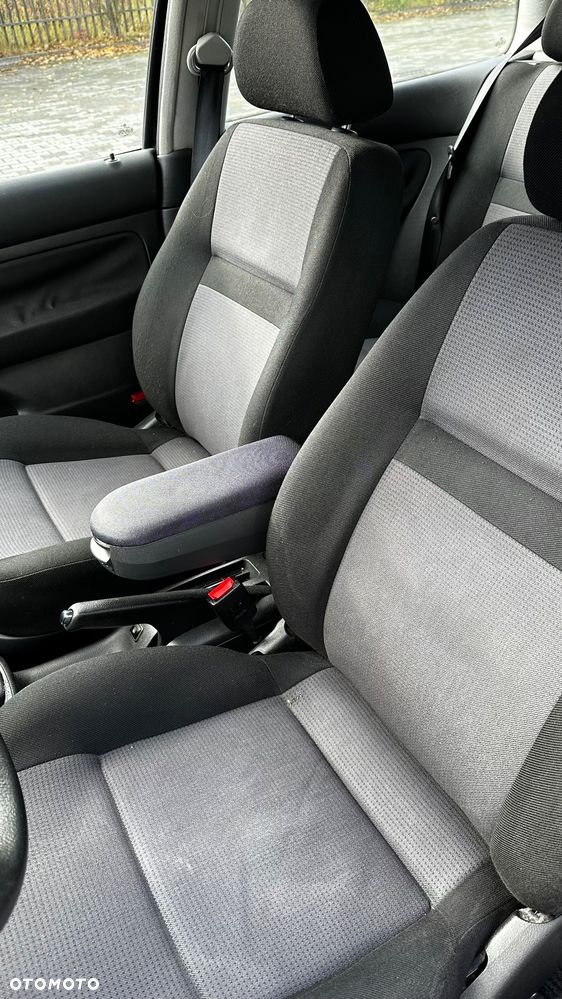 Volkswagen Golf - 24