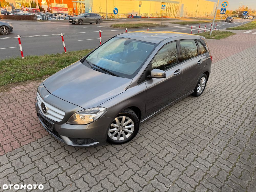 Mercedes-Benz Klasa B 180 BlueEFFICIENCY Edition - 34