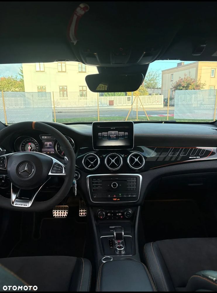 Mercedes-Benz CLA AMG 45 4-Matic - 12
