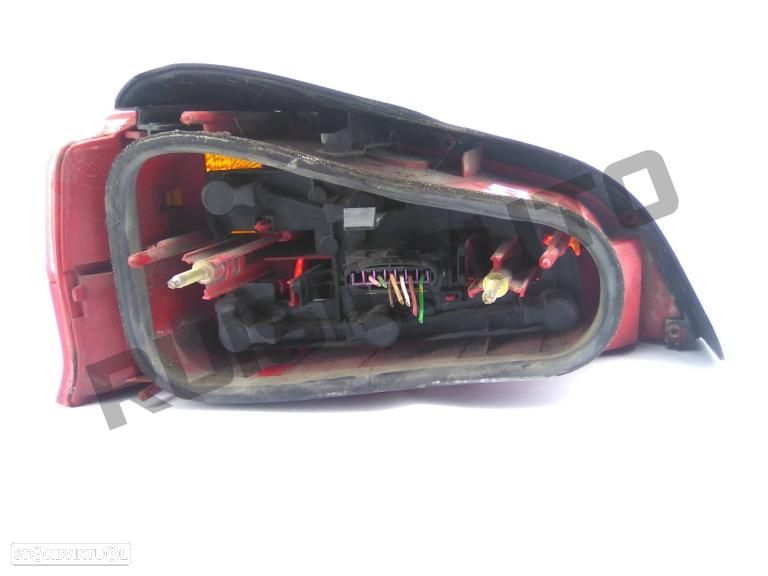 Farolim Trás Painel Direito  Peugeot 106 Ii [1996_2004] 1.1 I - 2