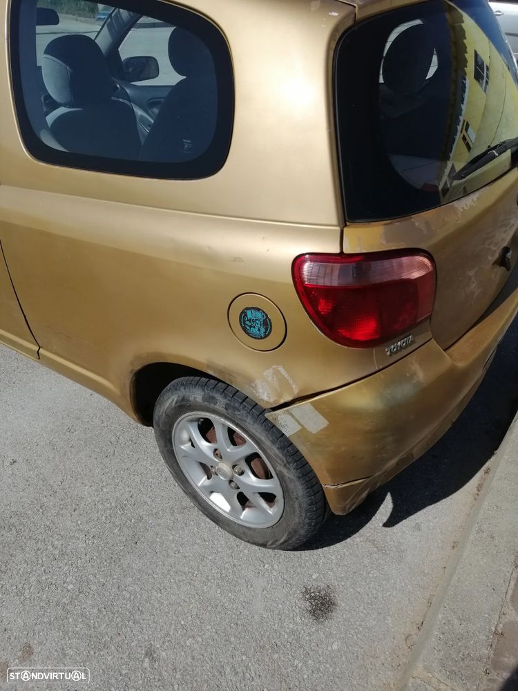 Toyota Yaris 1.0 Base - 6