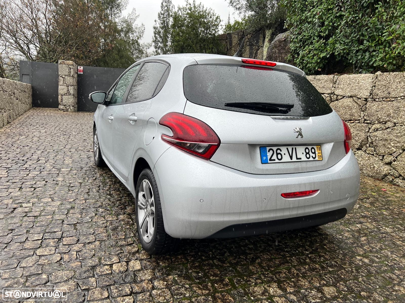 Peugeot 208 1.6 BlueHDi Style - 4