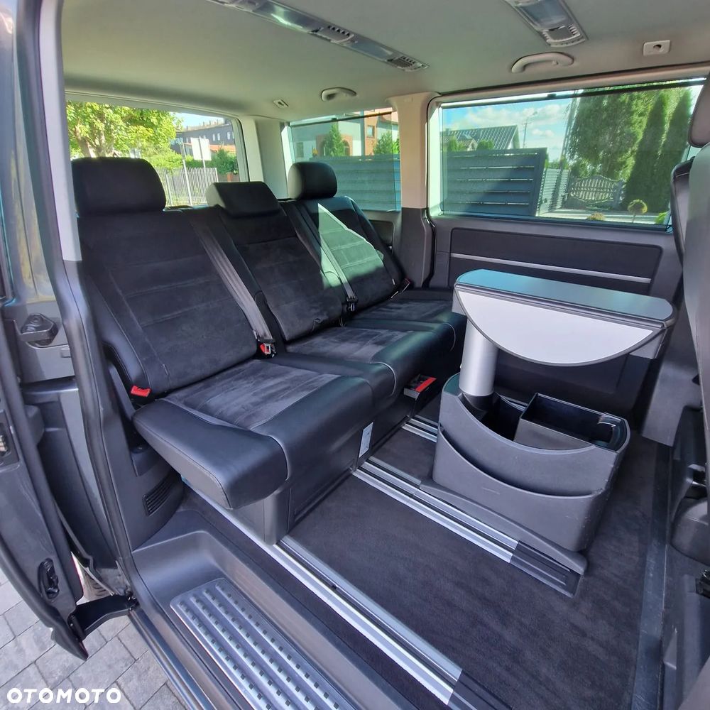 Volkswagen Multivan - 31