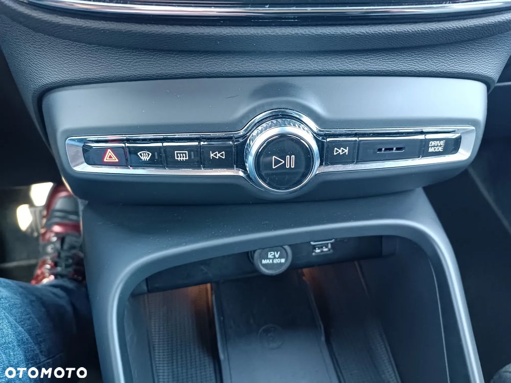 Volvo XC 40 T2 Core - 18