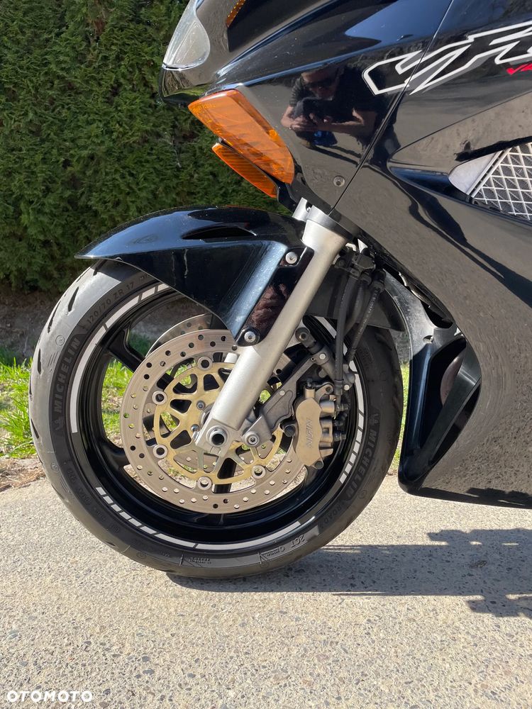 Honda VFR - 15