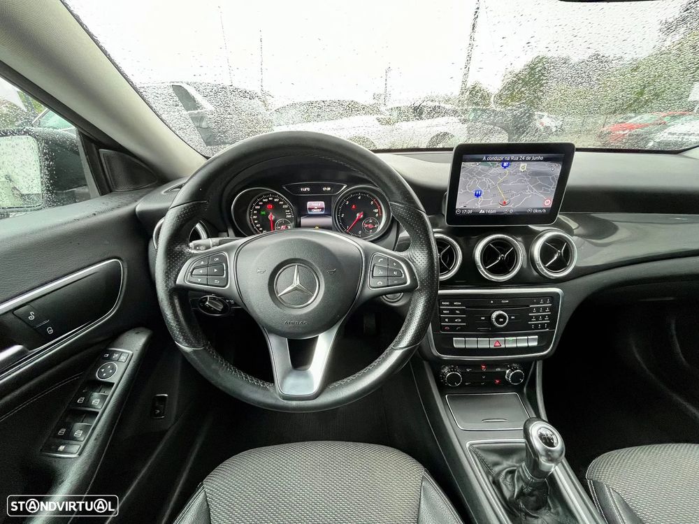 Mercedes-Benz CLA 180 d Urban - 16