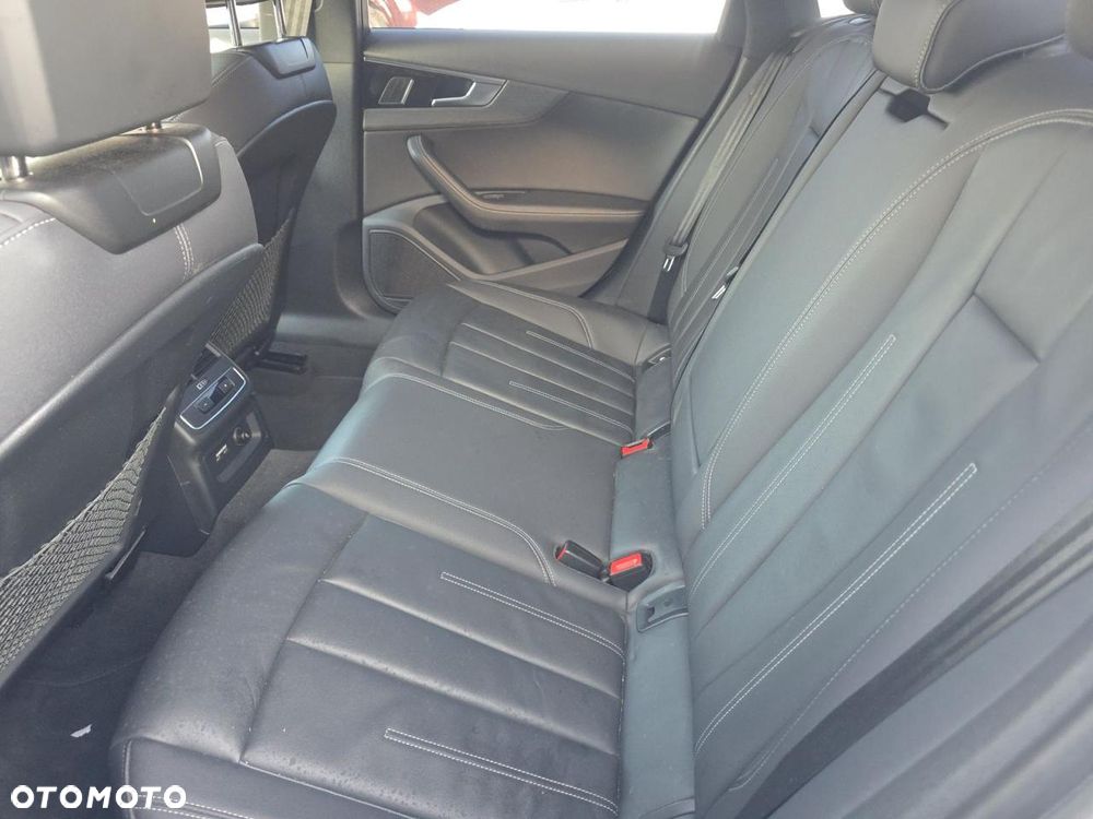 Audi A4 Limousine - 12
