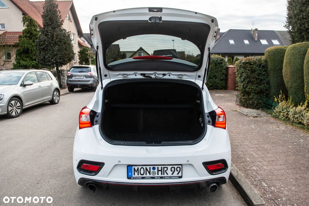 Hyundai i30 1.6 T GDI Turbo - 14