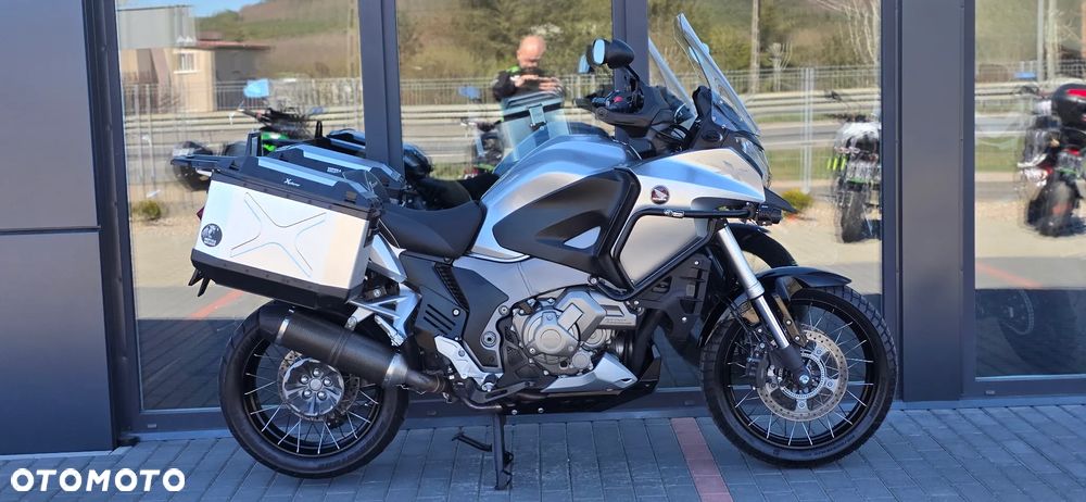 Honda VFR - 2