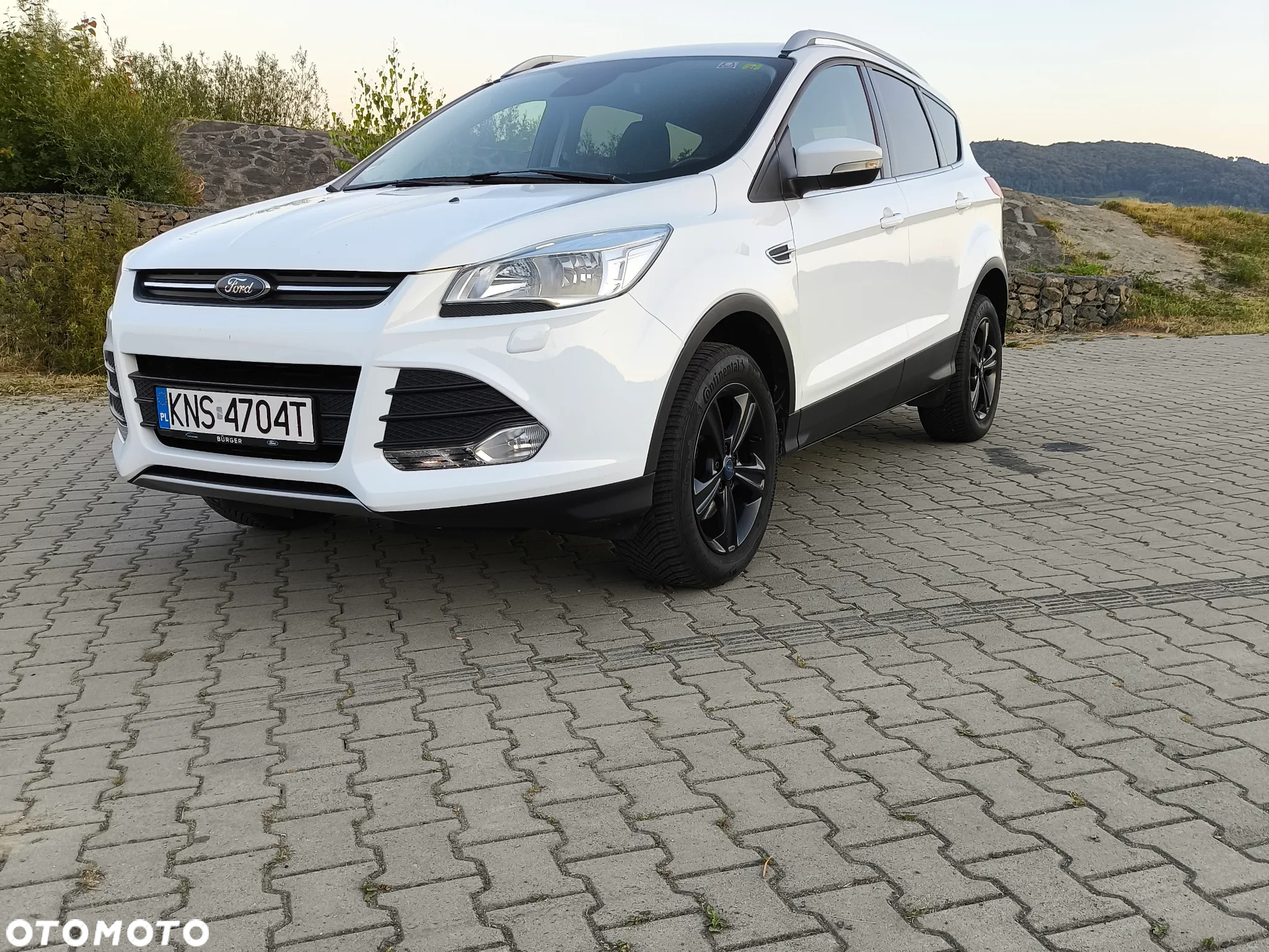 Ford Kuga 1.5 EcoBoost 2x4 Black & Silver - 3