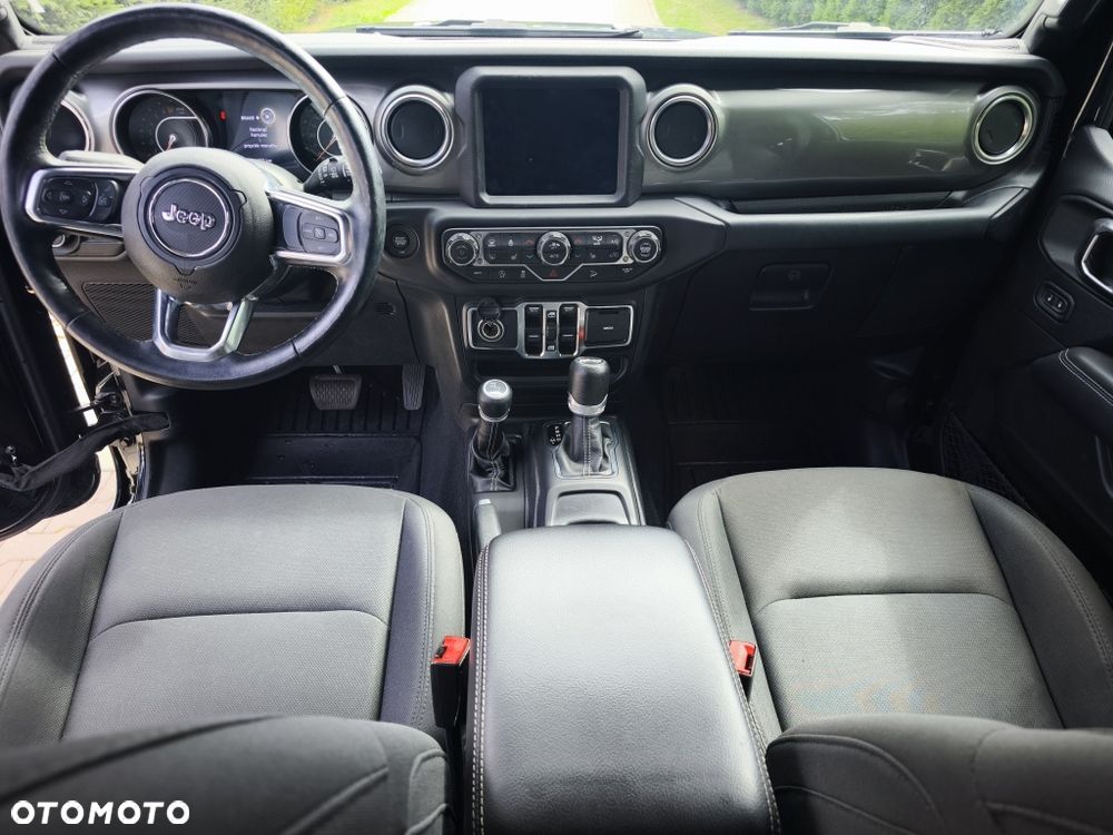 Jeep Wrangler - 5