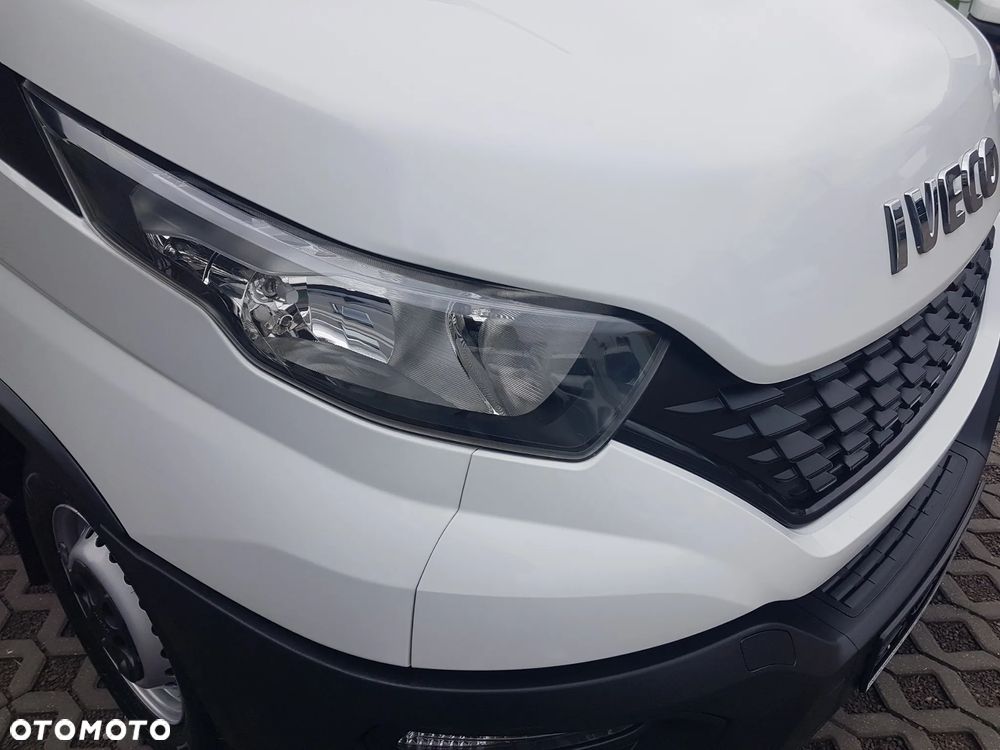 Iveco DAILY KONTENER NISKOPODŁOGOWY 4,43x2,23x2,42 SKLEP FOODTRUCK BAR KLIMA KONIOWÓZ KAMPER - 32