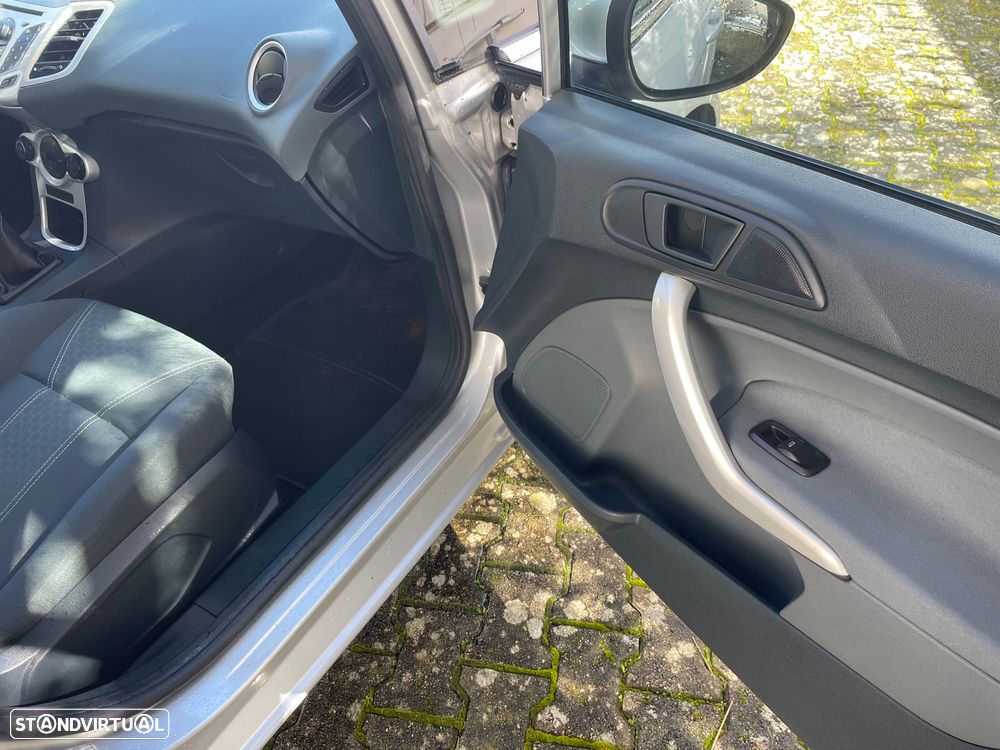Ford Fiesta 1.25 Titanium - 20