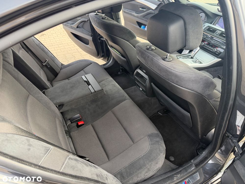 BMW Seria 5 525d - 36