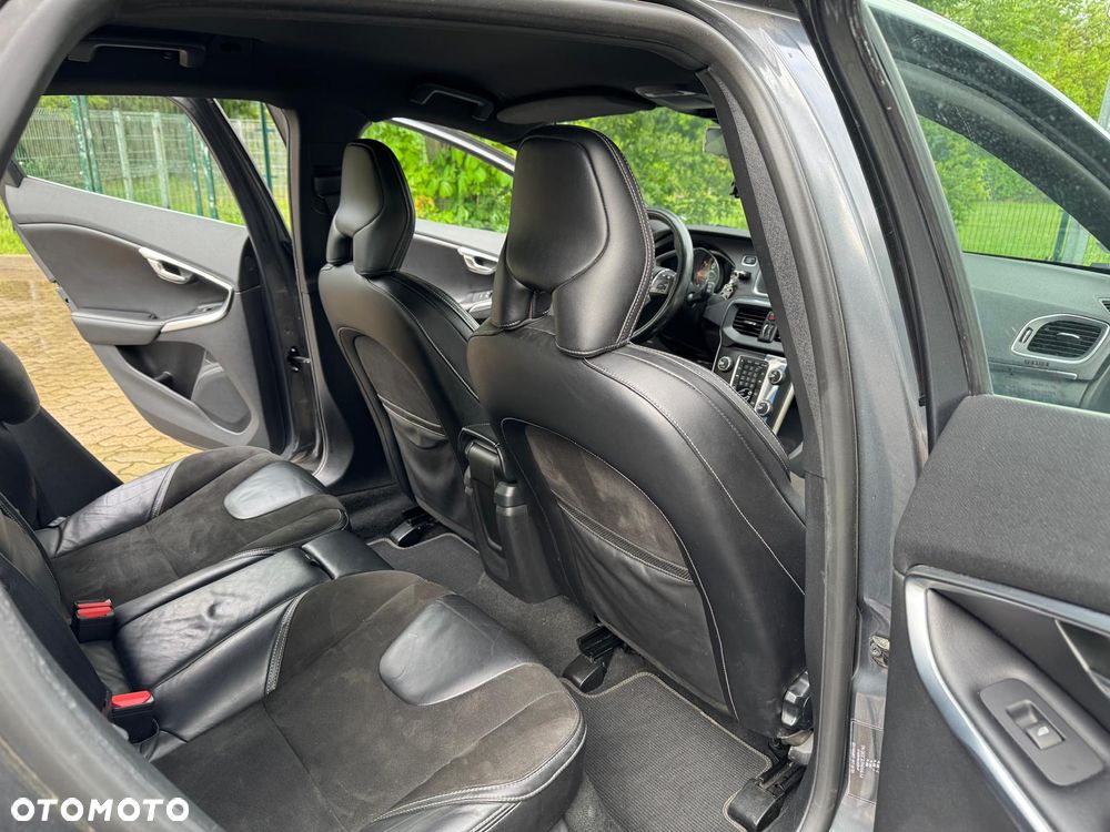 Volvo V40 D2 R-Design - 6