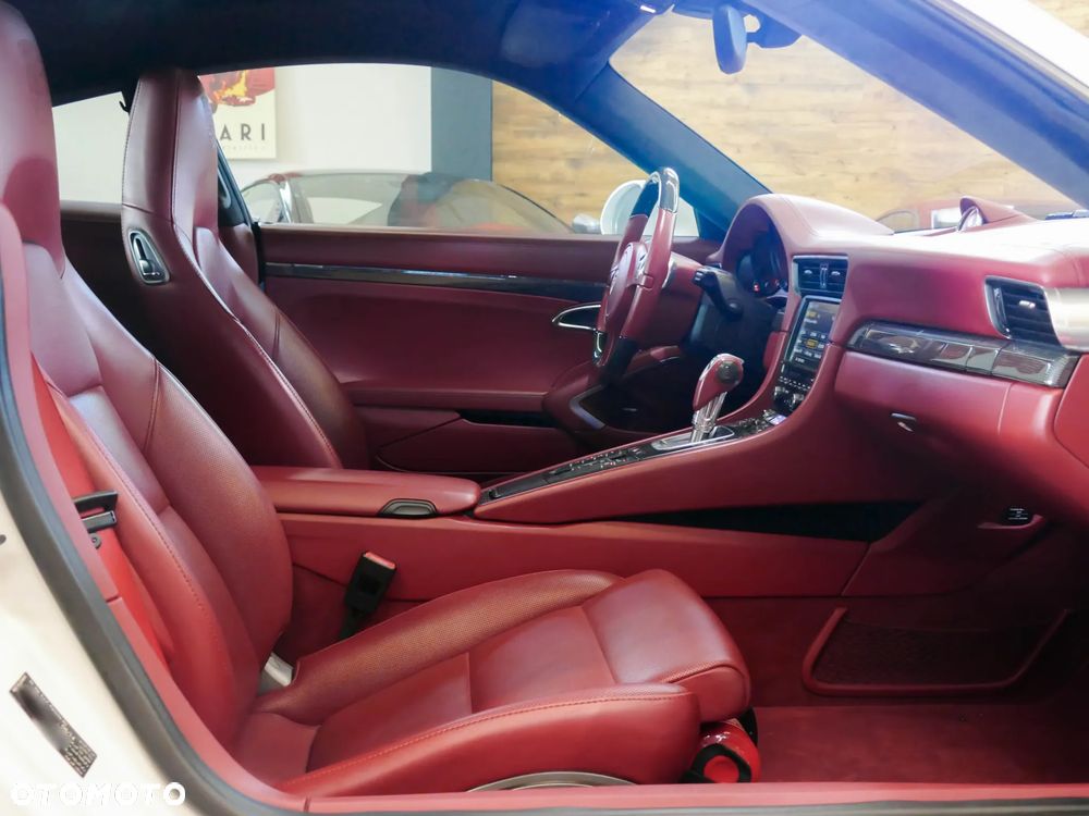 Porsche 911 Turbo S - 12