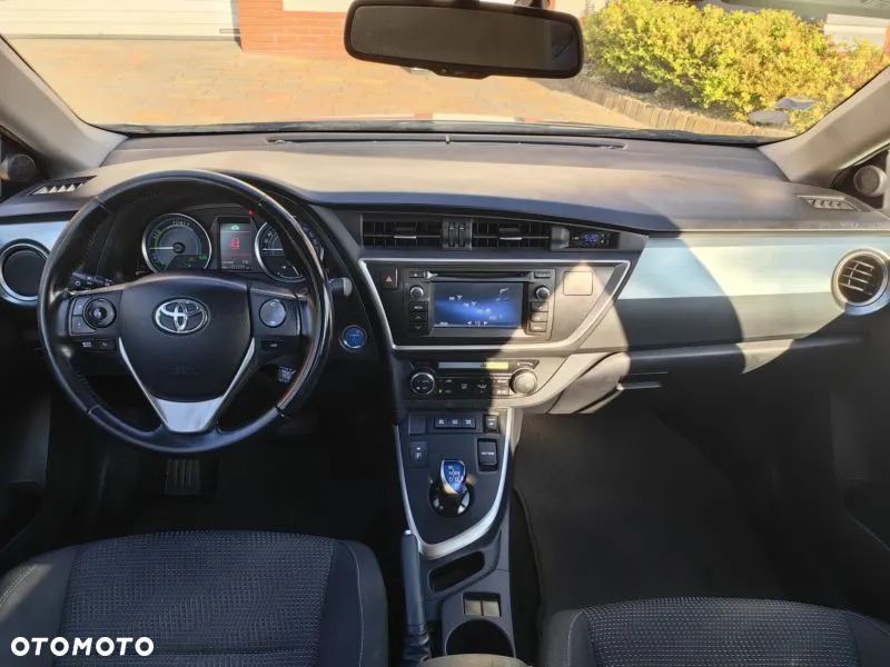 Toyota Auris Hybrid 135 Dynamic - 25