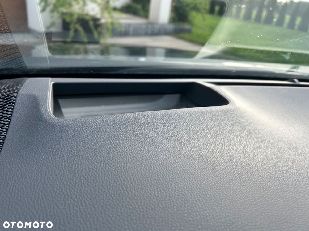 Toyota Corolla 2.0 Hybrid GR Sport - 36