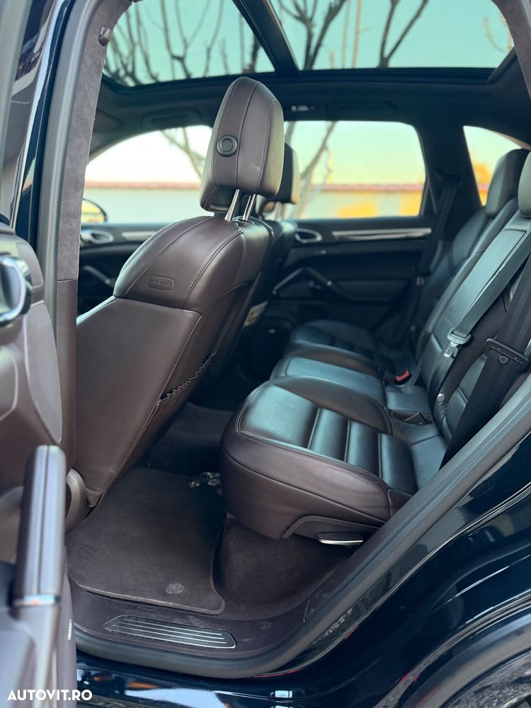Porsche Cayenne - 24