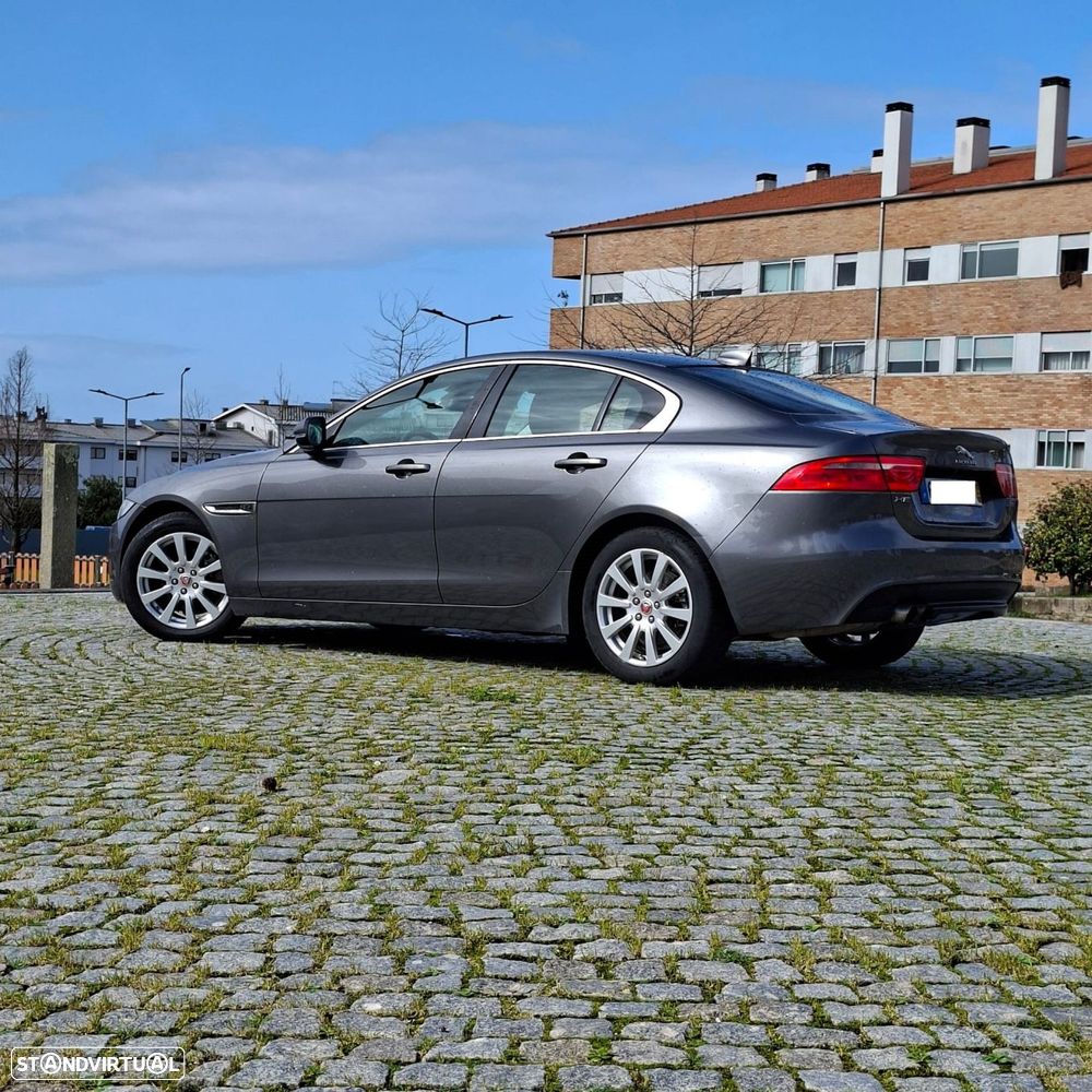 Jaguar XE 2.0 D Portfolio AWD Aut. - 3