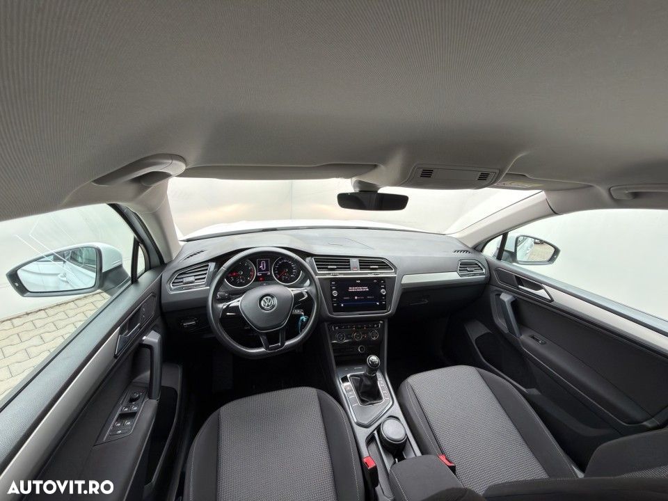 Volkswagen Tiguan - 13