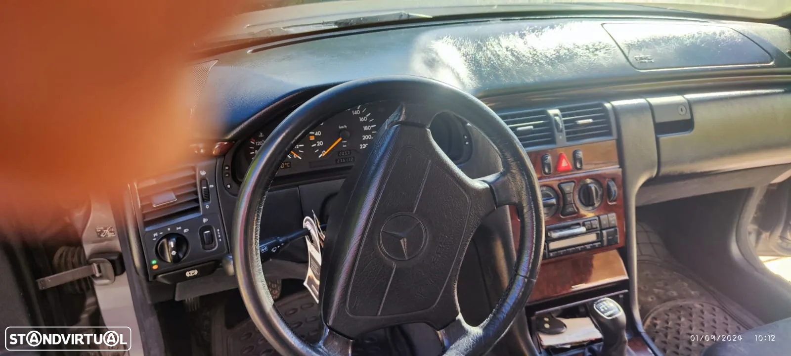 Mercedes-Benz 200 - 6