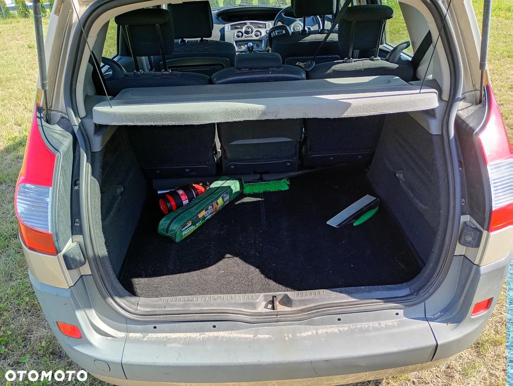 Renault Scenic 1.6 16V Confort Authentique - 7