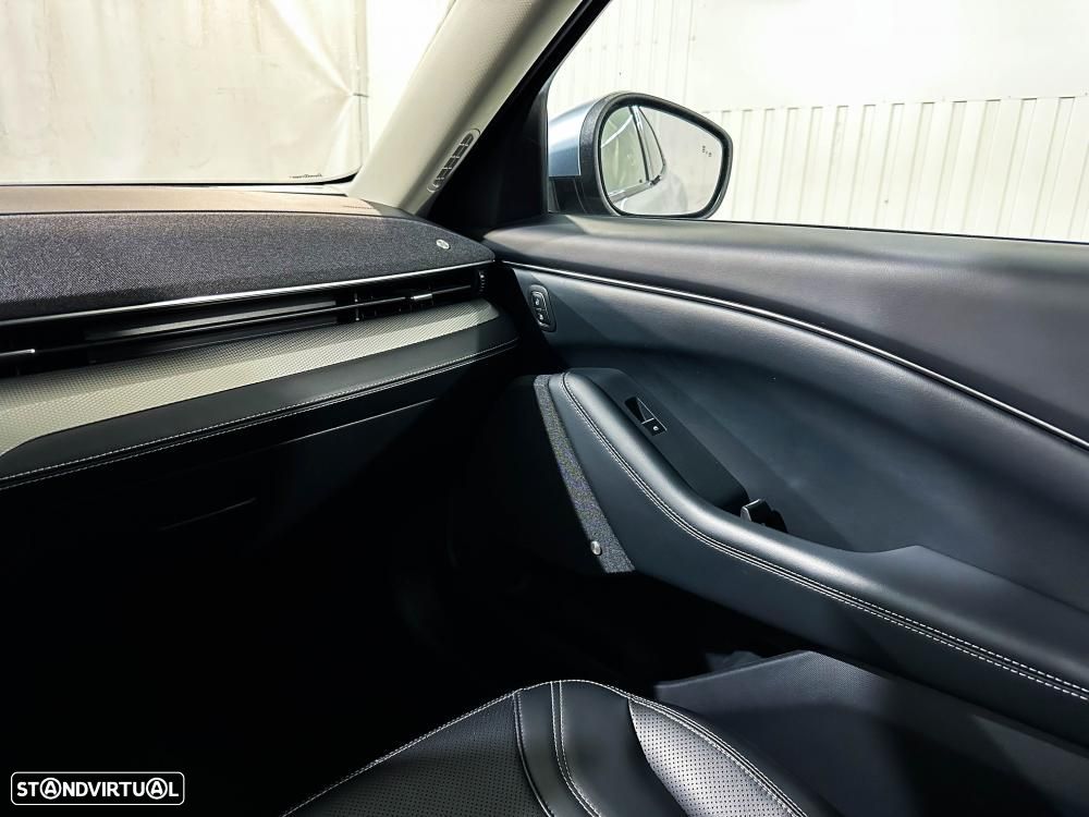 Ford Mustang Mach-E Standard - 26