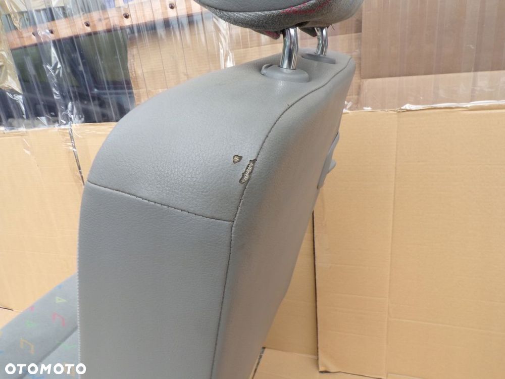 VW T5 CARAVELLE fotel pojedynczy KOZIOŁEK odchylany 2 RZĄD tapicerka INKA - 7