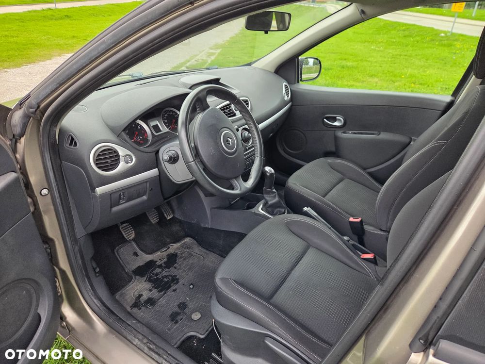 Renault Clio 1.2 16V Alize - 12