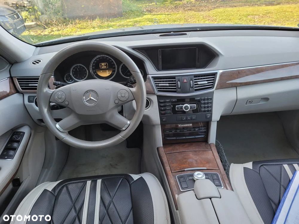 Mercedes-Benz Klasa E ver-300-bluetec-7g--tronic-elegance - 7