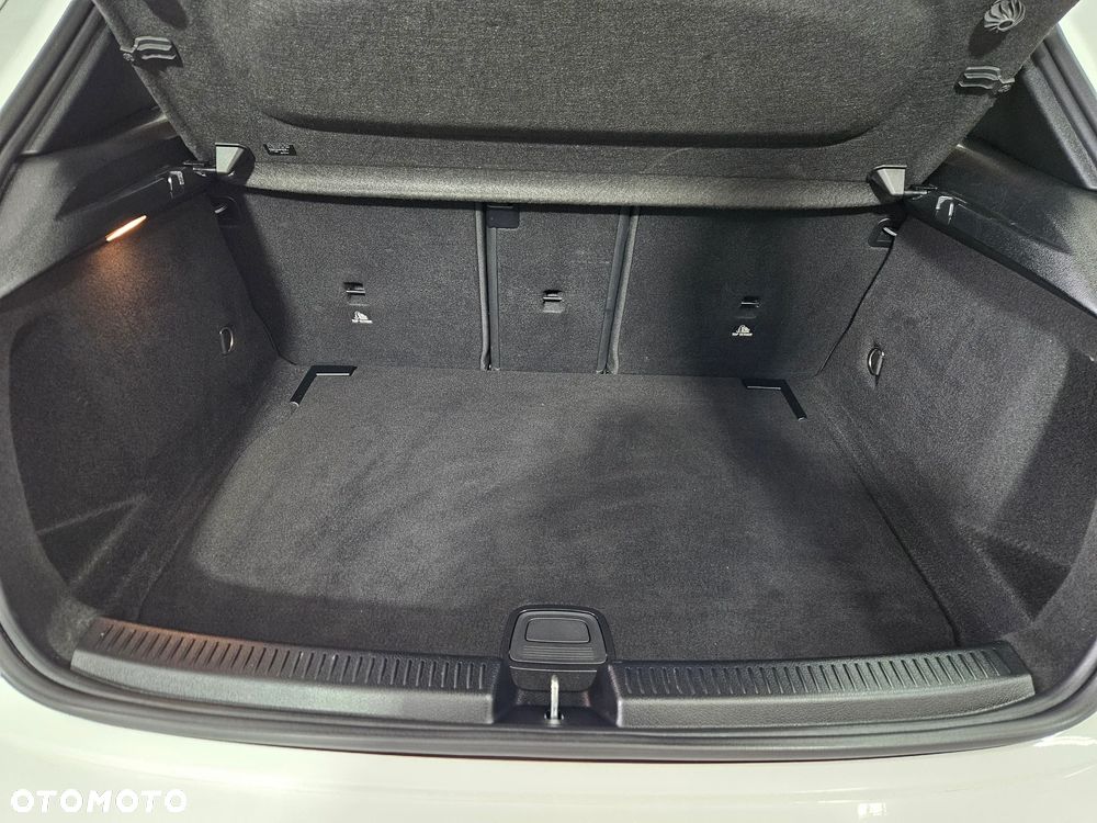 Mercedes-Benz Klasa A 180 d AMG Line 8G-DCT - 35