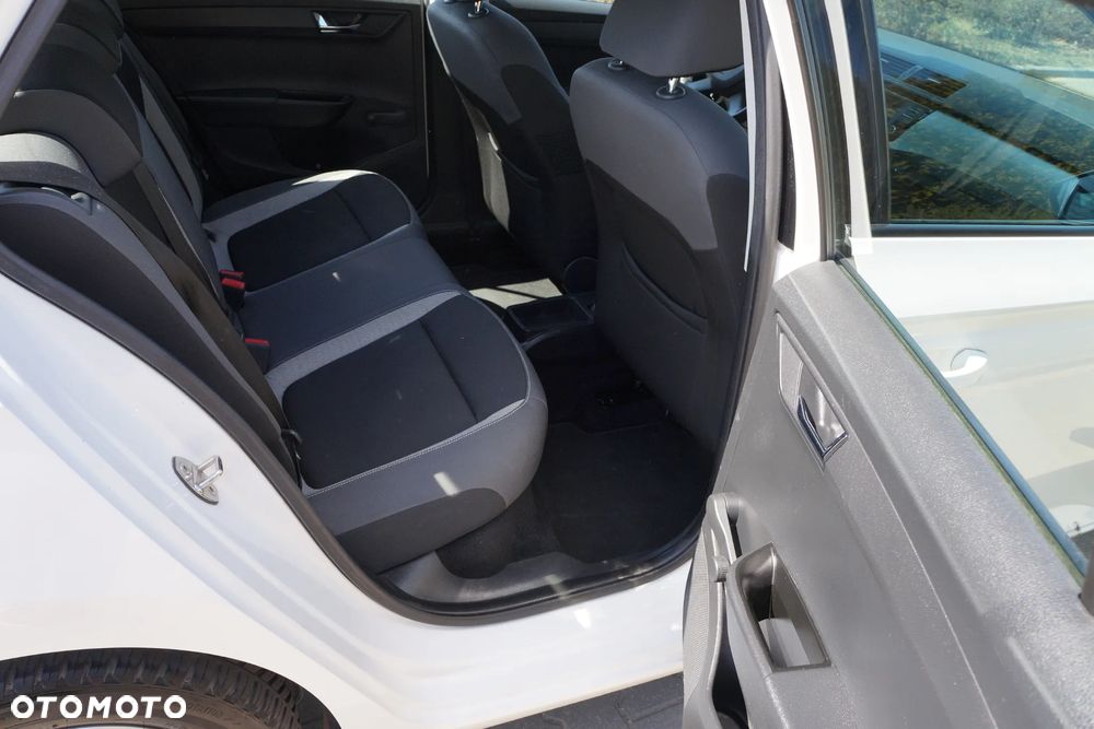 Skoda Fabia 1.0 Style Color - 10