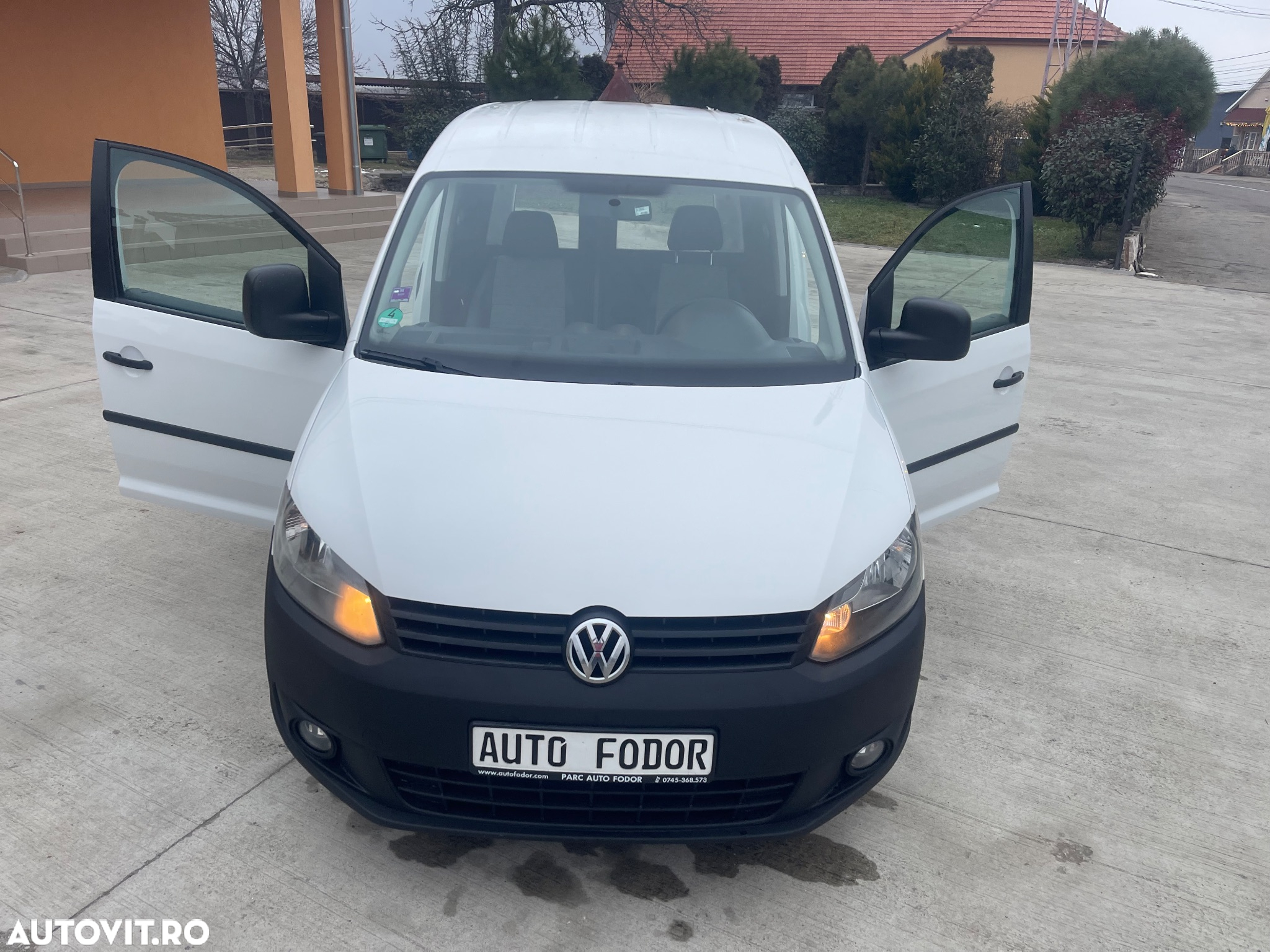 Volkswagen Caddy 1.6 TDI - 9