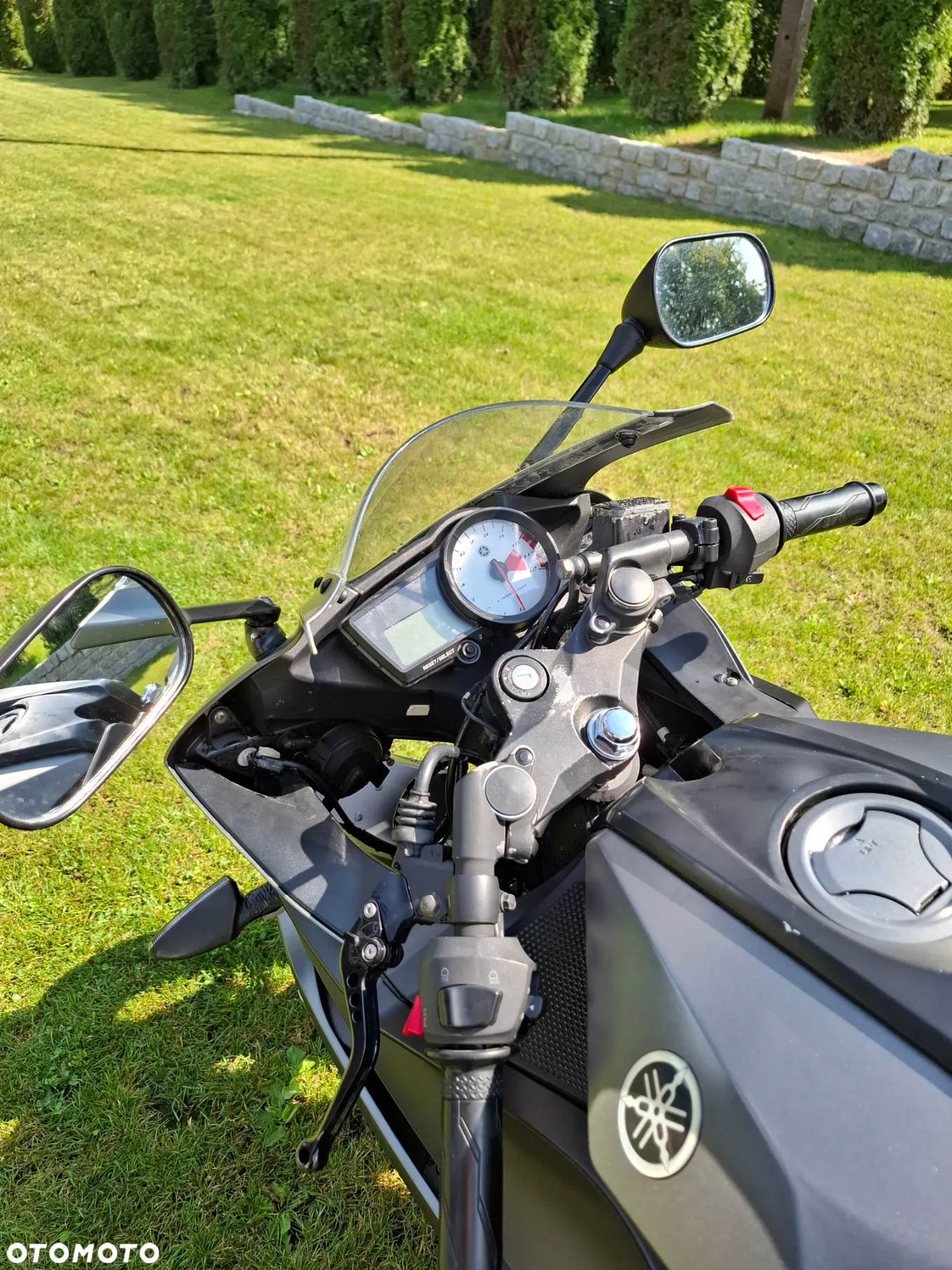 Yamaha YZF - 16