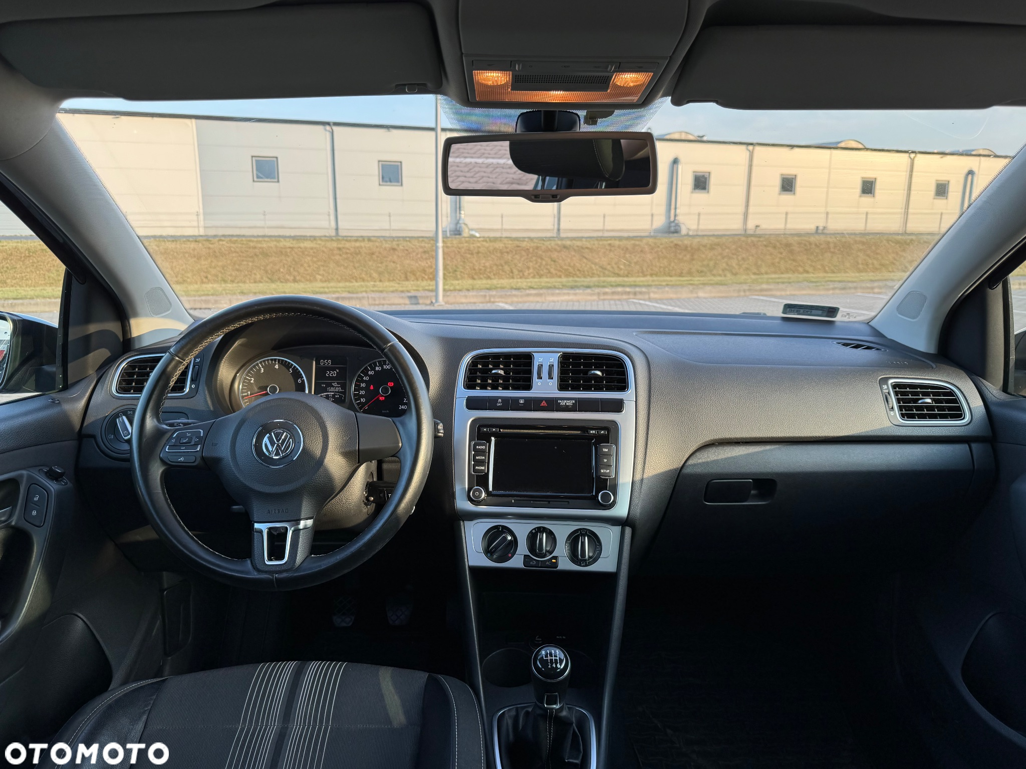 Volkswagen Polo 1.2 TSI MATCH - 11