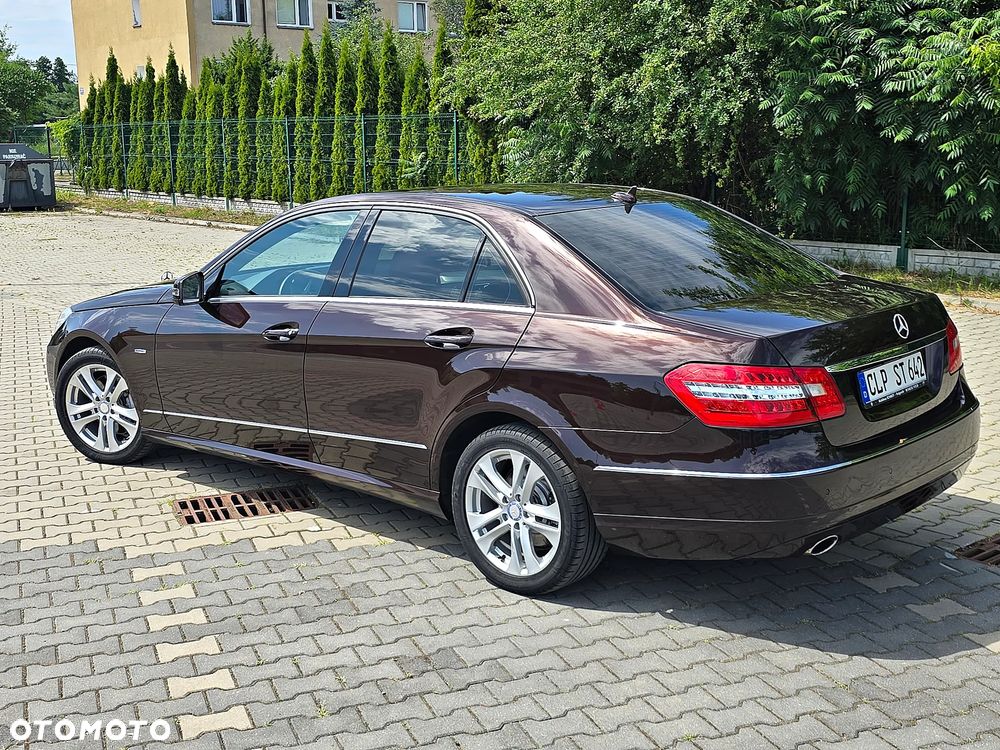 Mercedes-Benz Klasa E 250 CGI BlueEFFICIENCY 7G-TRONIC Avantgarde - 4