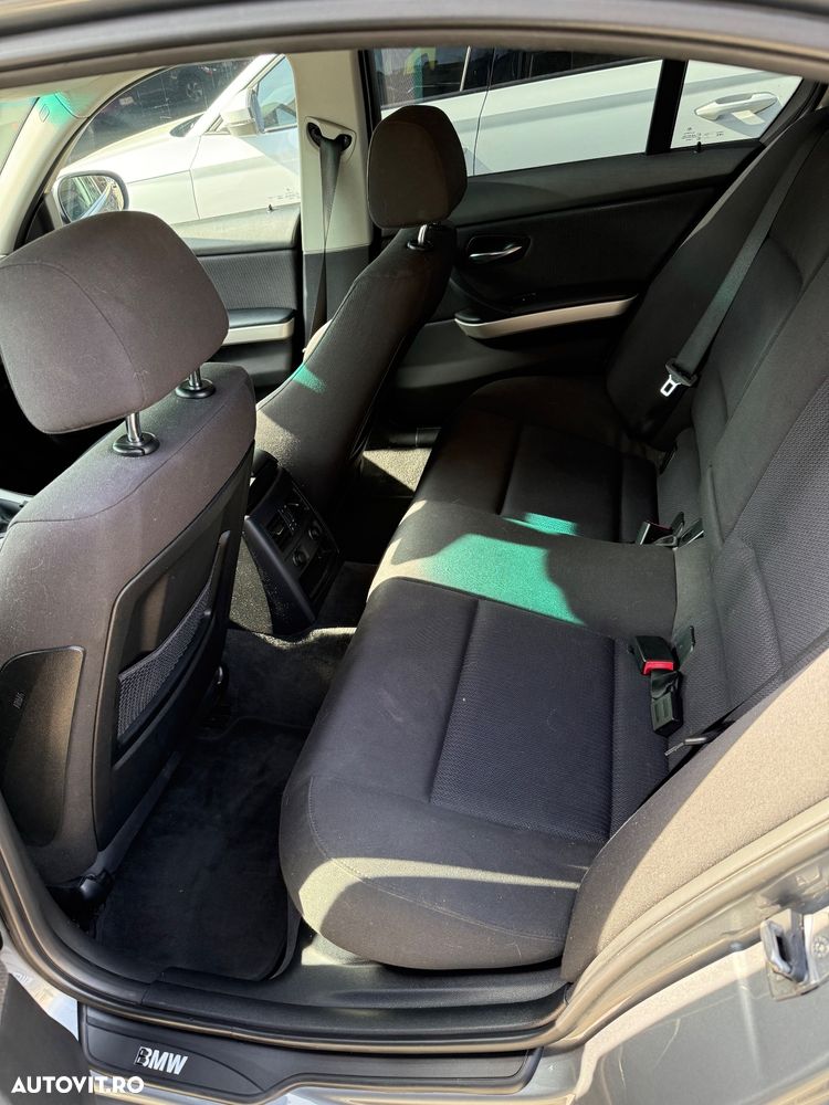 BMW Seria 3 320d - 6