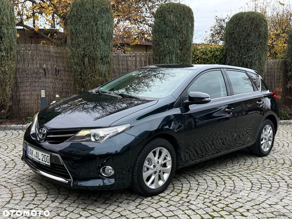Toyota Auris 2014 photo 3