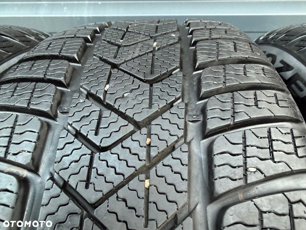 OPONY ZIMOWE PIRELLI Sottozero 3 Winter 225/50/17 98H XL 2024 KOMPLET - 4
