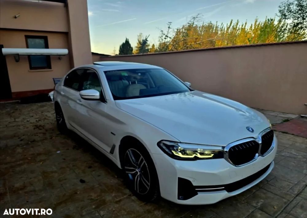 BMW Seria 5 530e Aut. Luxury Line - 1