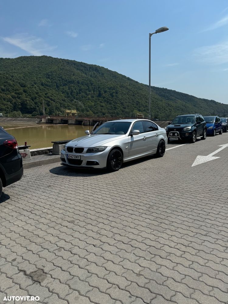 BMW Seria 3 320d - 28