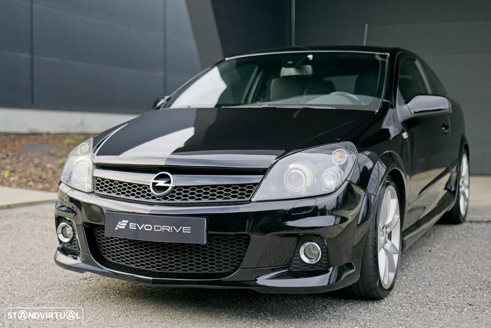 Opel Astra GTC OPC - 11