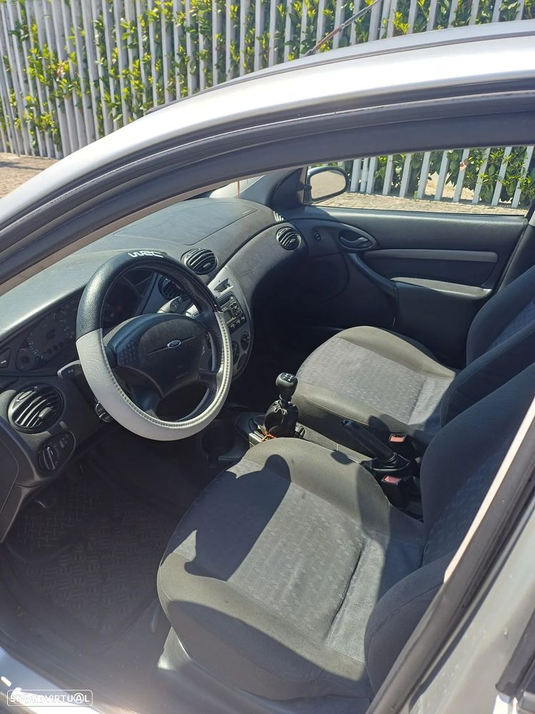 Ford Focus - 8