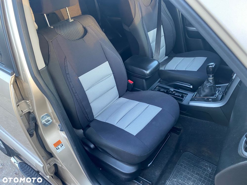 Suzuki Grand Vitara 2.0 De luxe - 28