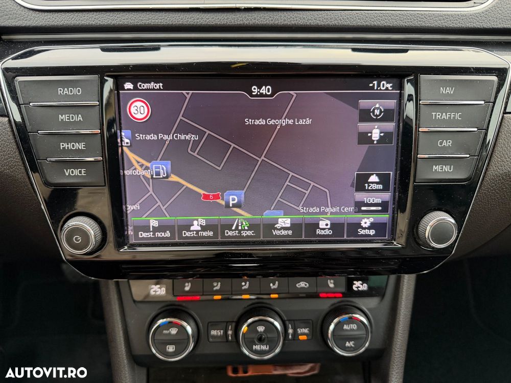 Skoda Superb Combi 2.0 TDI DSG 4X4 Laurin & Klement - 24