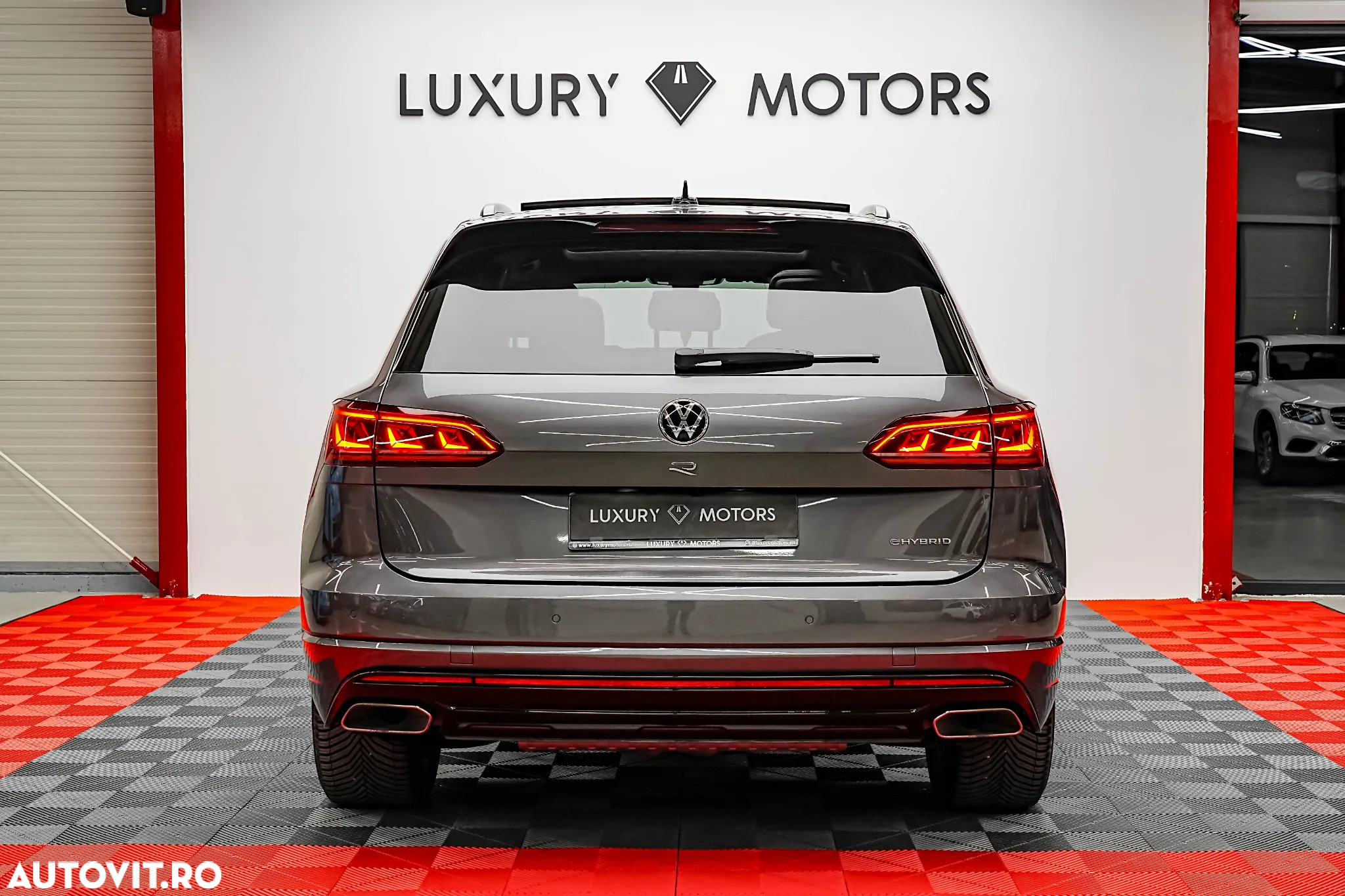 Volkswagen Touareg V6 TSI eHybrid PHEV R - 11