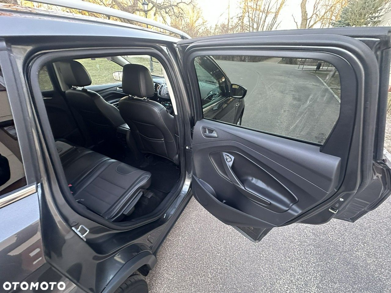 Ford Kuga - 27