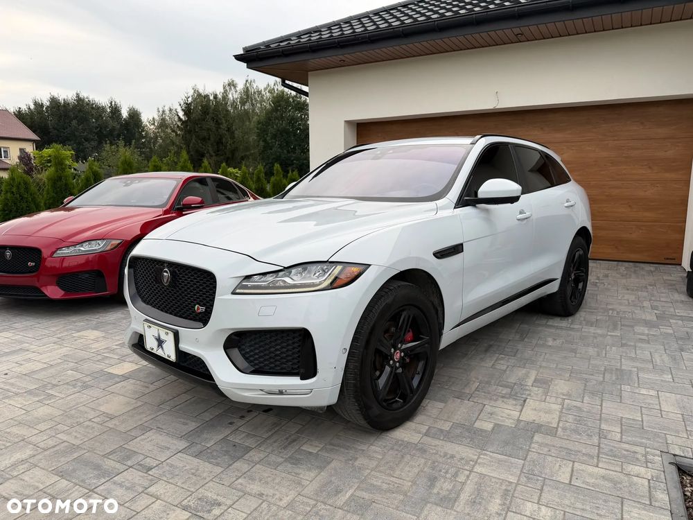 Jaguar F-Pace 2017 photo 2